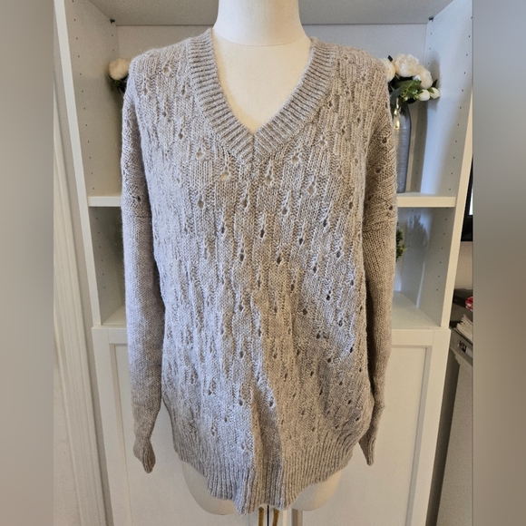 XL Tristan Beige Oatmeal V neck Long Sleeve lightweight wool blend sweater - Picture 2 of 8